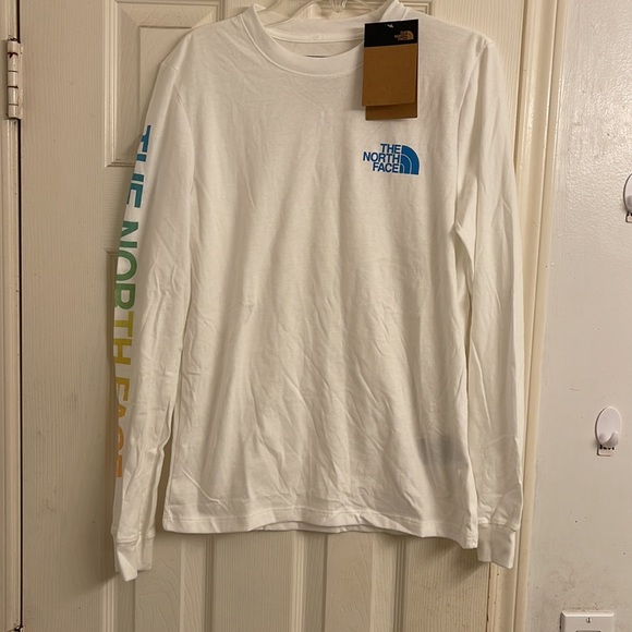 The North Face Women’s Shirt - Picture 3 of 6